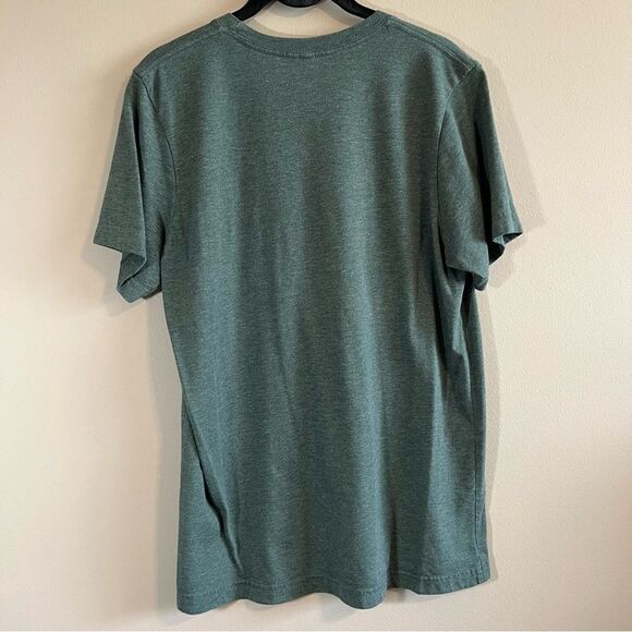 ✨ Empowered Women Empower Women Green Shirt Medium - Picture 5 of 7